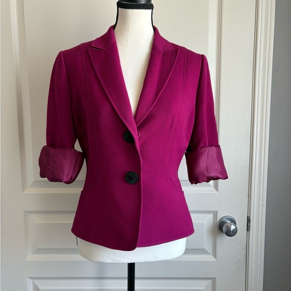 Tahari Magenta Blazer with Black Buttons size 4 - Picture 2 of 11